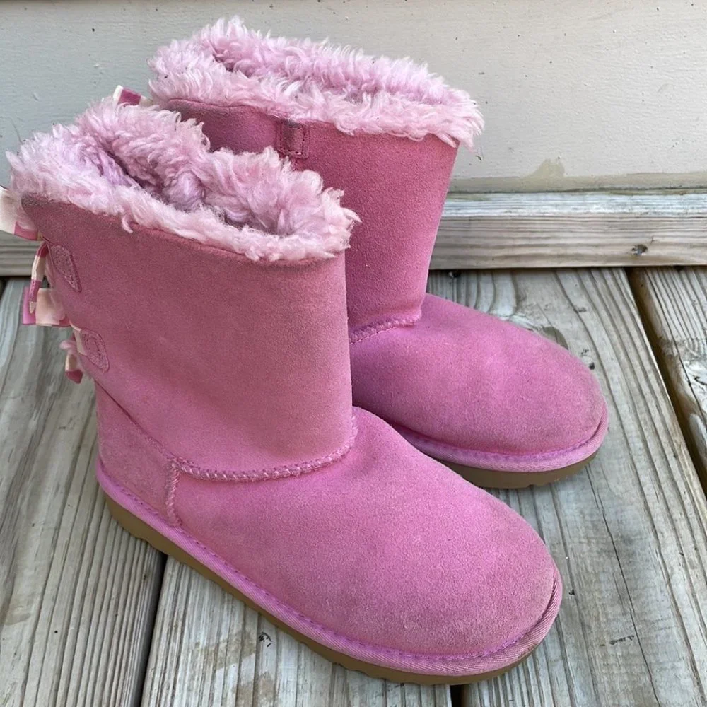 UGG Girls Bailey Bow II PInk Suede Sheepskin Boots Size 3